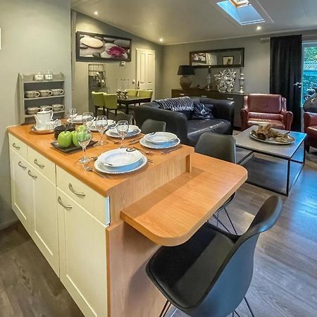 Awesome Home In Emst With Kitchen Ngoại thất bức ảnh