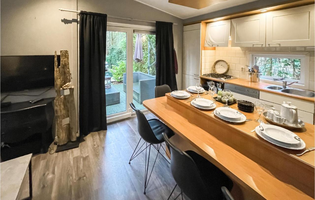 Awesome Home In Emst With Kitchen Ngoại thất bức ảnh